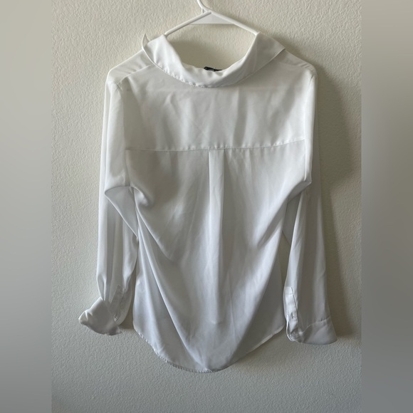 Express white lightweight portfolio button down long sleeve shirt - Picture 4 of 4